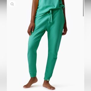 Tkees sport joggers in shamrock NWT